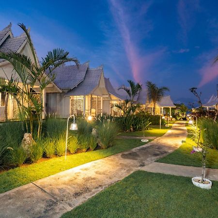 Paus Putih Hotel Lembongan Kültér fotó