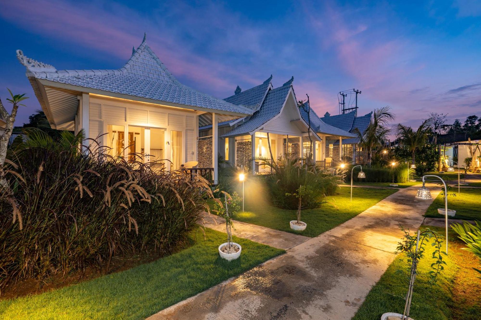 Paus Putih Hotel Lembongan Kültér fotó