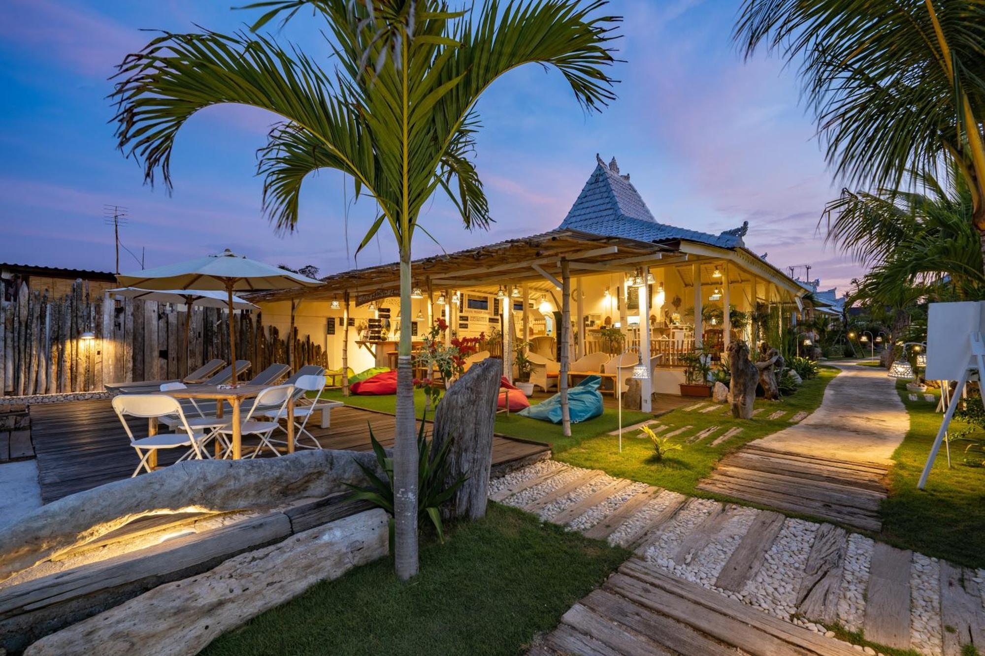Paus Putih Hotel Lembongan Kültér fotó